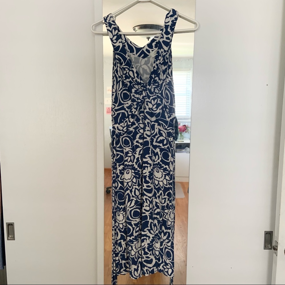Ann Taylor Loft stretchy blue and white flower dress